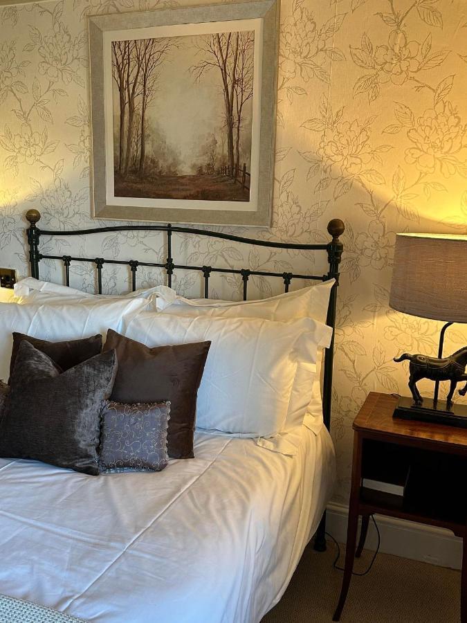 Burford Lodge Hotel - Adults Only Exteriér fotografie