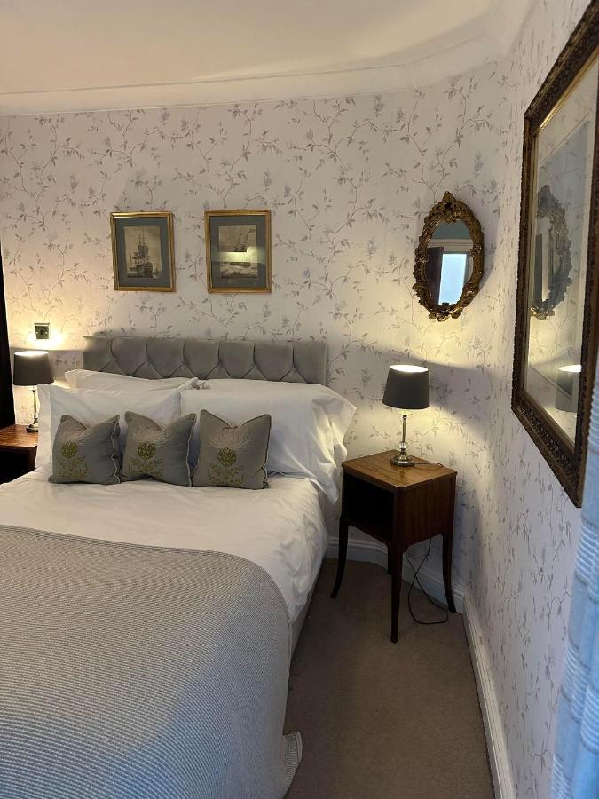 Burford Lodge Hotel - Adults Only Exteriér fotografie