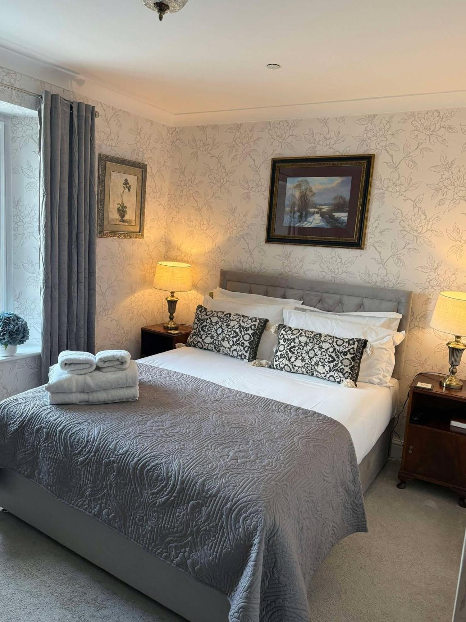 Burford Lodge Hotel - Adults Only Exteriér fotografie